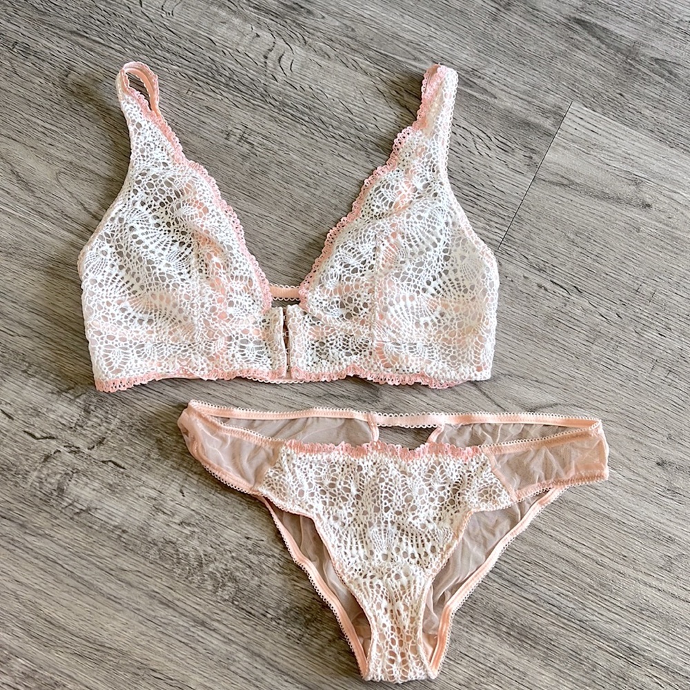 Victoria’s Secret - Lace/Mesh Bralette & Panty Set - BRAND NEW NEVER WORN